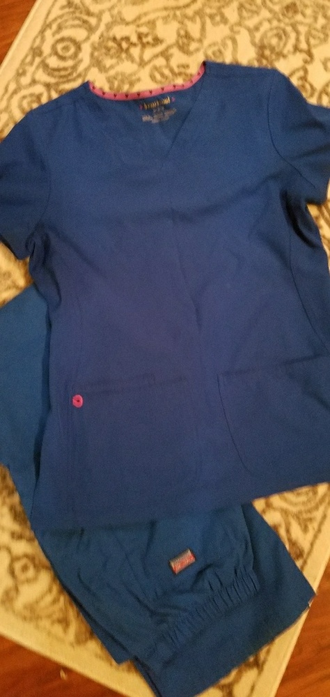 Scrub set
